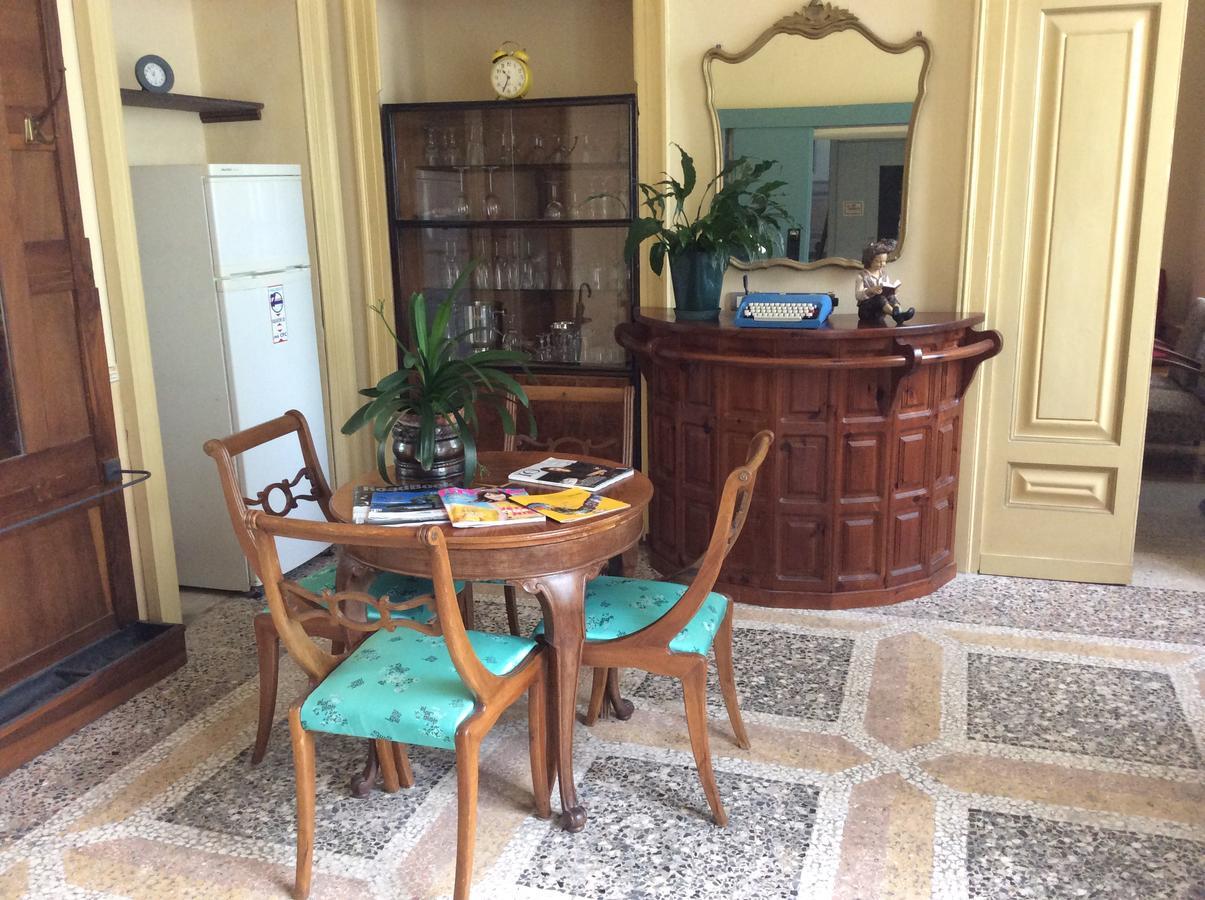 Hotel Villa Della Quercia Verbania Buitenkant foto