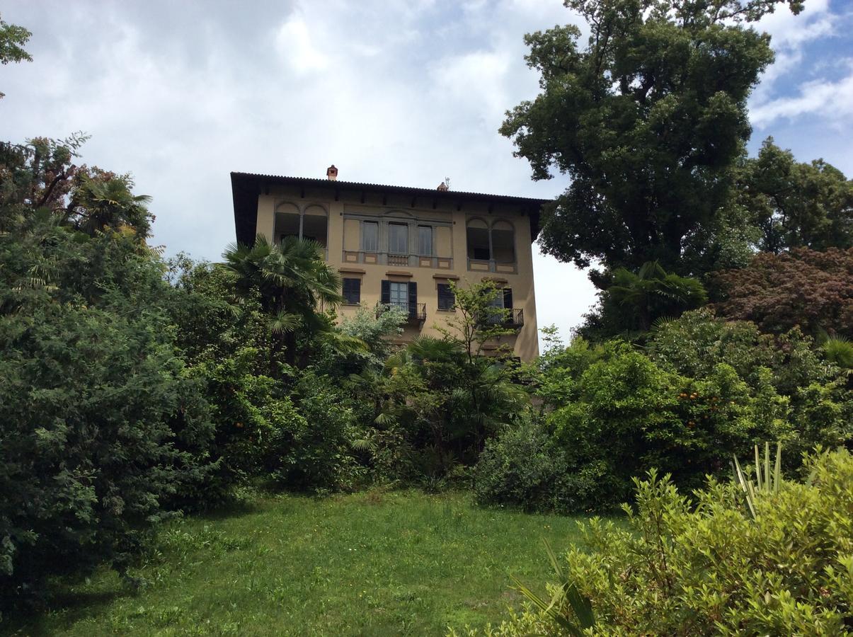 Hotel Villa Della Quercia Verbania Buitenkant foto
