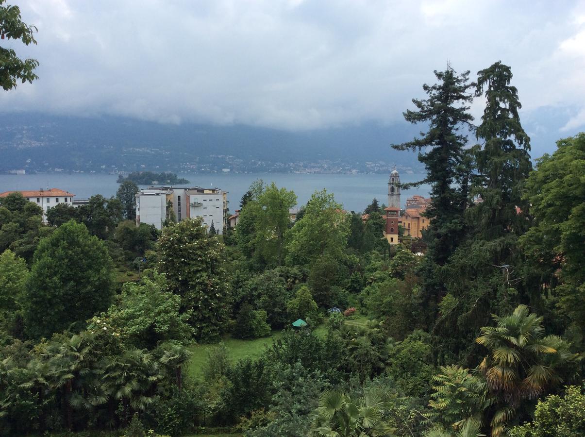 Hotel Villa Della Quercia Verbania Buitenkant foto