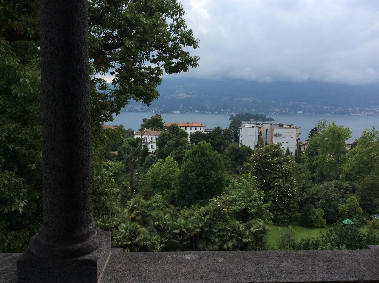 Hotel Villa Della Quercia Verbania Buitenkant foto