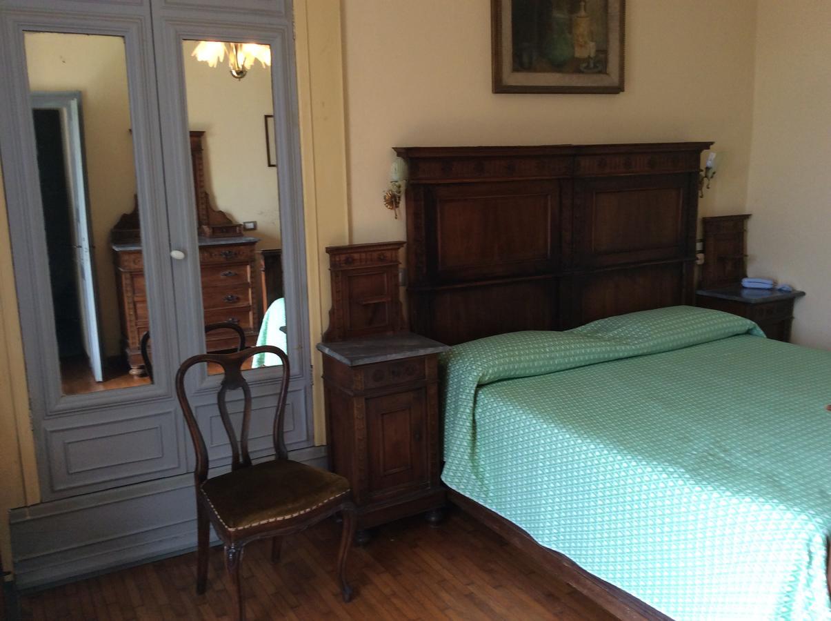 Hotel Villa Della Quercia Verbania Buitenkant foto